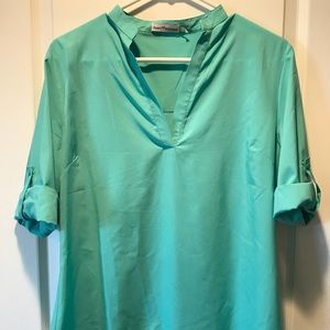 🦋 V-neck Dress Shirt 🦋